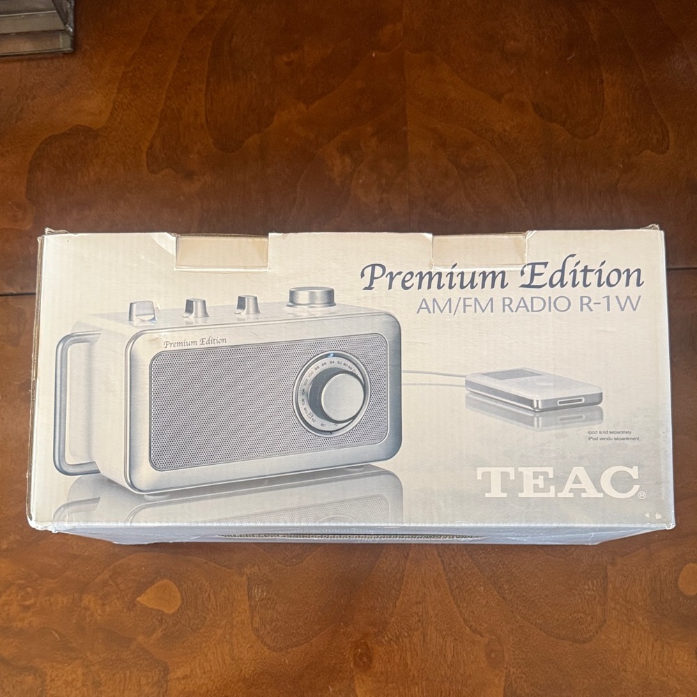 Teac R1 AM/FM Retro Radio - Picture 4 of 8
